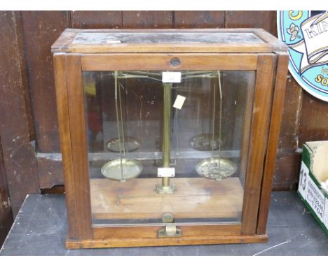 Cased set of Beckers &amp; Sons of Rotterdam gold scales