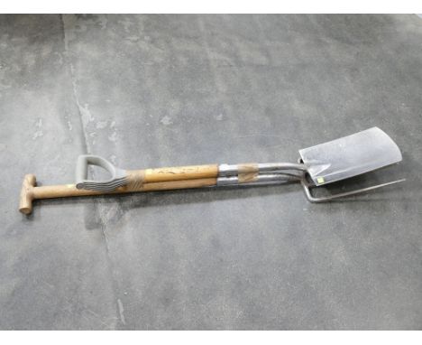 SJ garden spade and fork 