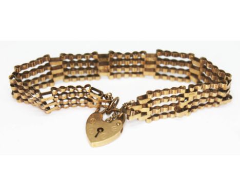 A hallmarked 9ct gold gate bracelet, wt. 8.36g.  