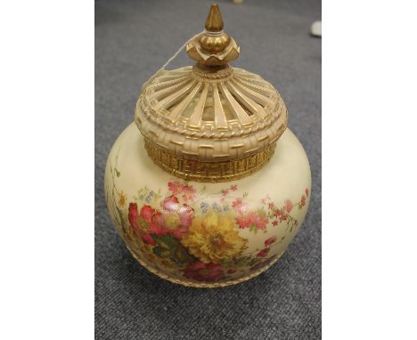 A Royal Worcester gilded blush-ivory pot pourri urn and cover, numbered 1286, height 29.5 cm. CONDITION REPORT: Good conditio