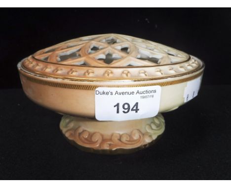 A WORCESTER ROYAL CHINA WORKS BLUSH IVORY POT PORRI or posy bowl, with pierced cover