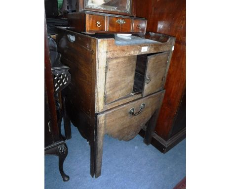 A GEORGE III MAHOGANY TRAY TOP COMMODE, 20" wide 