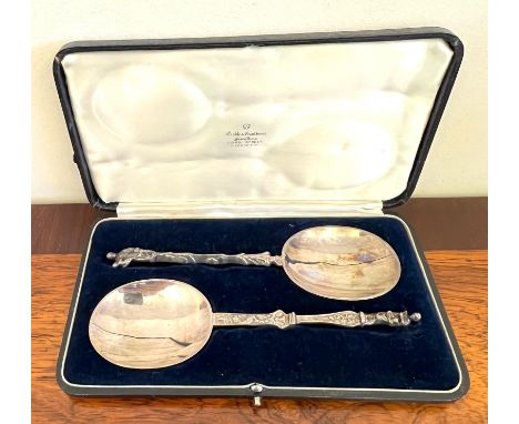 PAIR OF SILVER APOSTLE ANOINTING SPOONS, APPROX WEIGHT 140g

 