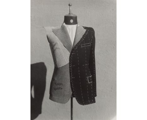 Anton Stankowski (Gelsenkirchen 1906 – 1998 Esslingen am Neckar). Schneiderbüste. 1933Vintage. Silbergelatineabzug. Agfa-Brov