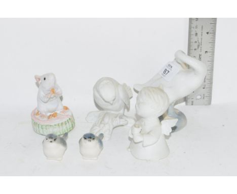 CERAMIC ITEMS INCLUDING LLADRO MODEL OF A DUCK, MODEL OF A MOUSE AND TWO MINIATURE MODELS OF BIRDS
