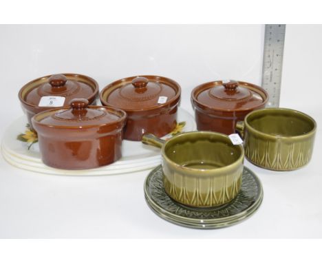 CERAMIC KITCHEN WARES INCLUDING FOUR BROWN GLAZED DISHES