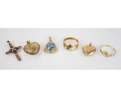 A 9ct gold blue paste set ring, the central round mixed cut blue paste gypsy star set to a tapering plain polished shank, mar