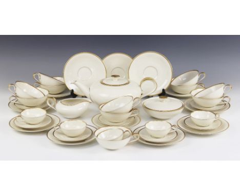 A Heinrich &amp; Co German porcelain part tea service, mid-20th century, comprising eleven teacups, 11cm diameter, twelve sau