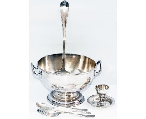 Pullman Silverware consisting of 2-handled SOUP TUREEN, Walker and Hall, Sheffield plate approx. 8.5in dia x 5.5in tall, full