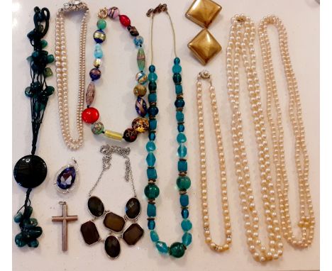 A quantity of costume jewellery to include a painted glass bead necklace having a silver gilt clasp and links stamped 925, a 