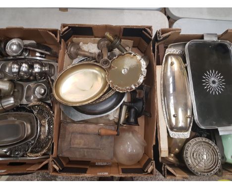 A large collection of mixed metal ware items, including mid century serving ware, Salter coffee grinder etc (3 trays). 