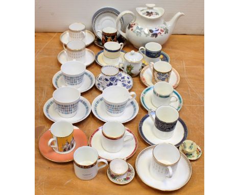 A small quantity of ceramics to include Royal Doulton 'Camelot' pattern teapot, coffee cans and saucers by Royal Doulton, Wed