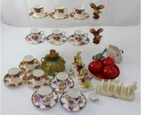 A collectors' lot to include a six-piece Aynsley coffee service, pattern no.15971, an Aynsley six-piece floral coffee service