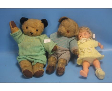 TWO VINTAGE TEDDY BEARS TOGETHER WITH A DOLL
