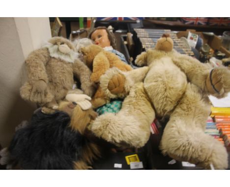 A TRAY OF SOFT TOYS WITH CABBAGE PATCH DOLLS  (TRAYS NOT INCLUDED)