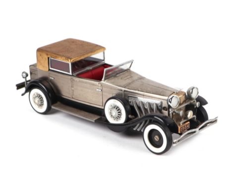 A Waco Japan 1934 Duesenberg car novelty AM-MW radio, 26cms long.