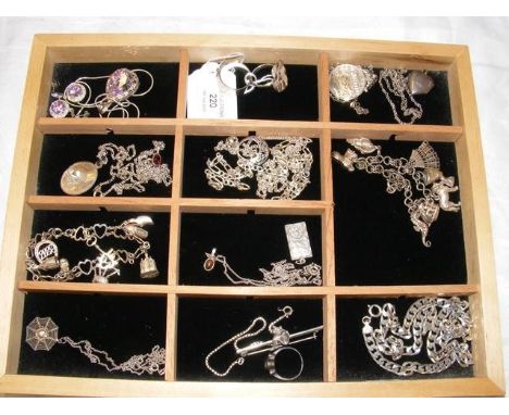 A selection of silver jewellery 