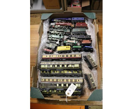 22x OO gauge railway items by various makes. Including 7x locomotives; a BR Class A4, Walter K Whigham 60028, in lined blue. 