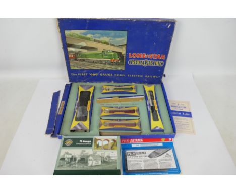 Lone Star - TrebleOlectric - OOO gauge. A boxed Lone Star TrebleOlectric 'The First OOO gauge model electric railway with D50