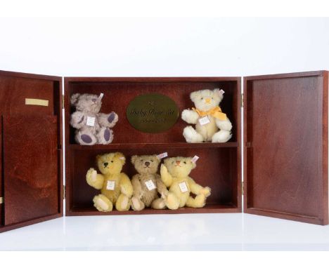 A Steiff limited edition British Collectors UK Baby Bear Set, 1999-2003  454 of 1847in wooden presentation case with certific