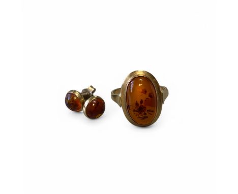 "585" Marked 14ct Yellow Gold Tested Amber Ring And Earrings Set  Ring Size: P1/2 Approximately  Gross Weight: 5.6g