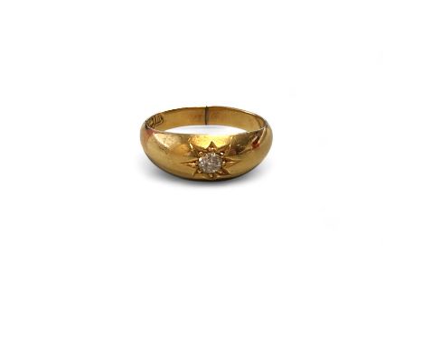 18ct Yellow Gold Gypsy Style Single Stone Diamond Ring 1911  Weight: 4g  Ring Size: K  Approximately