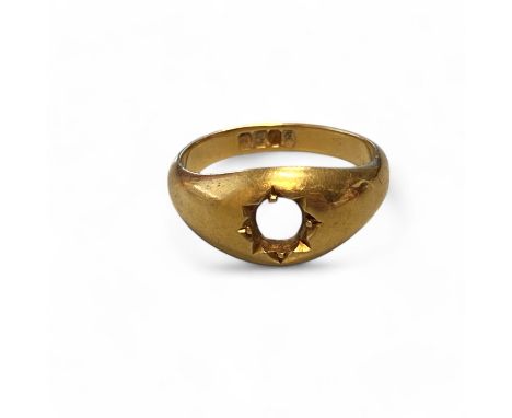 18ct Yellow Gold Gypsy Style Ring With Stone Missing.  Weight: 7.6g  Ring Size: Q 1/2 Approximately