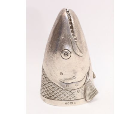 Silver Salmon head stirrup cup by R. Comyns, London 1992 H11.3cm, approx. weight 7.9oz.   Condition Report   Click here for f