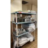 LOT OF FOOD TRAYS