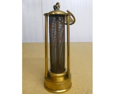 Brass miners lamp with gauze central column (19.5cm) 