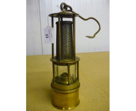 Brass miners lamp with gauze chimney No 1151507 (24cm) 