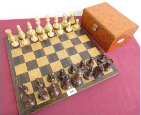 Large turned boxwood and walnut chess set with weighted bases, on rosewood and satinwood chess board (king H9.75cm) 