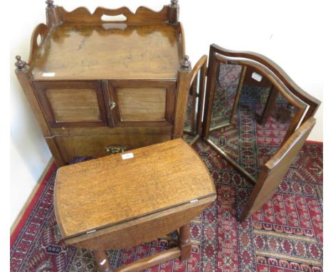 Geo. lll mahogany bedside commode, with gallery top and two doors (W57cm x D46cm x H77cm), a reproduction oak coffee table an