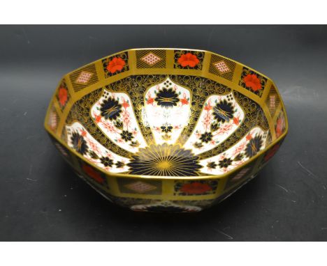 A Royal Crown Derby 1128 Imari octagonal bowl, 23.5cm wide, first quality 