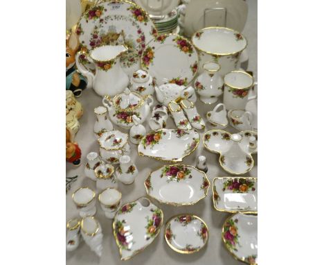 Royal Albert Old Country Roses pattern trinkets, planter, milk jug, collectors plate, sucrier, salt and pepper, napkin rings,