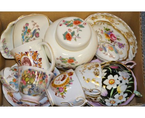 Ceramics- A Wedgwood Kutani crane, a ginger jar, scallop dish, trinket boxes etc; a Royal Doulton Brambly Hedge cup and sauce