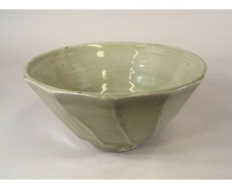 JOHN BEDDING.
A John Bedding Leach Pottery porcelain cut-sided bowl. Impressed personal & Pottery marks. Diameter 24cm, heigh