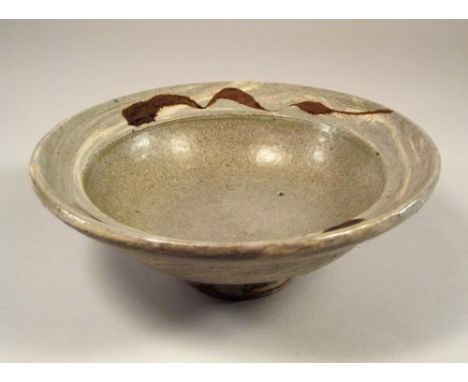 WILLIAM MARSHALL.
A William Marshall Leach Pottery bowl, hakeme decorated & with painted rim. Impressed personal & Leach Pott