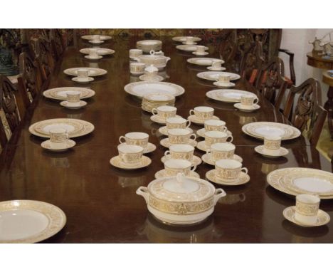 DINNER SERVICE, English fine bone China Royal Worcester Hyde Park, twelve place, seven piece settings. (96) (Packaging not in