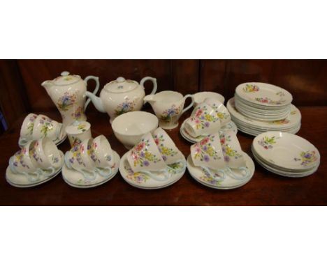 Extensive Shelley Tea & coffee service Wild Flower pattern, comprising tea pot, coffee pot, 6 tea cups & saucers, 6 coffee cu