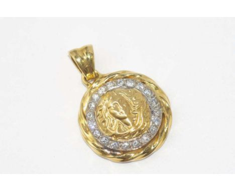 18ct yellow gold pendant, Art Nouveau style image surrounded by CZs, weight: approx 6.89 grams, size: approx 3.5cm including 
