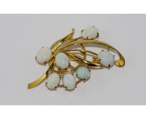 14ct yellow gold and solid opal brooch weight: approx 7.61 grams