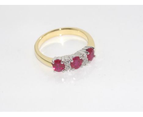 Good 18ct yellow gold Burmese ruby & diamond ring with 3 fine Burmese rubies and 4 diamonds, weight: approx 4.46 grams, size: