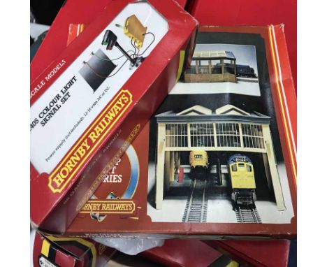 GOOD LOT OF HORNBY 00 GAUGE TRACK AND TRACK SIDE SCENERY comprising numerous examples inclduing viaducts, signal control set,