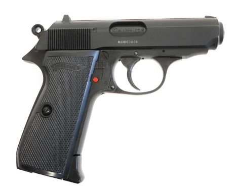 Walther PPK/S .177 BB C02 air pistol, serial number B22D001170, with box and one magazine.No licence required to buy this ite