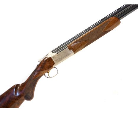 Browning B725 Hunter 12 bore over and under shotgun, serial number 52045YX131, 30inch multichoke barrels, (five chokes and ke