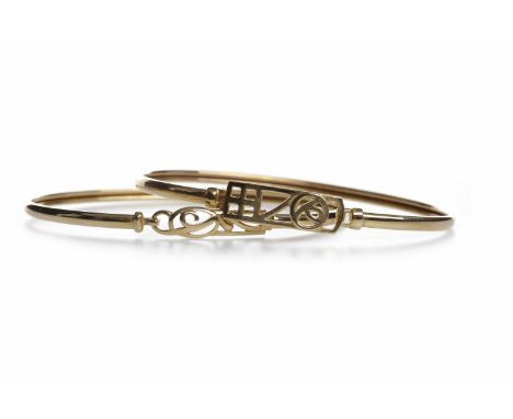 CHARLES RENNIE MACKINTOSH STYLE BANGLEof oval form and with openwork decorative Glasgow rose motif section, unmarked, in nine