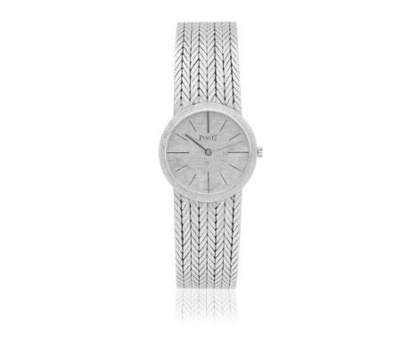 Piaget. A lady's 18K white gold manual wind bracelet watchReference: 924 E 3Date: Circa 1990Movement: 18-jewel Cal.9P manual 