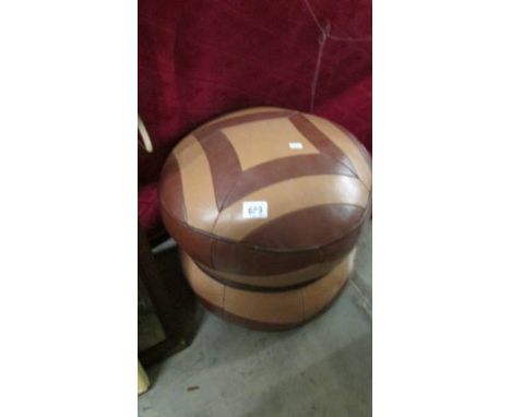 A good vintage leather pouffe.&nbsp;&nbsp;(Collect only).