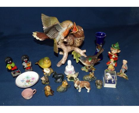 A collection of miscellaneous ceramics , to include a 2 Robinsons gollywog figures , a large Goebel bird figure , 2 Beswick b